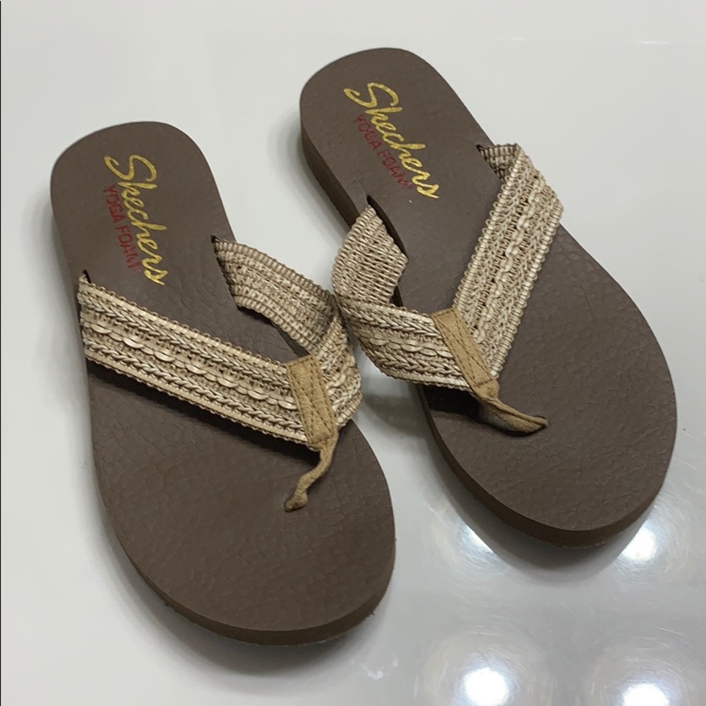 Sketchers yoga foam flip flops size 10